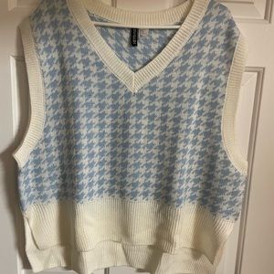 Divided H&M womens xl blue and white houndstooth vest